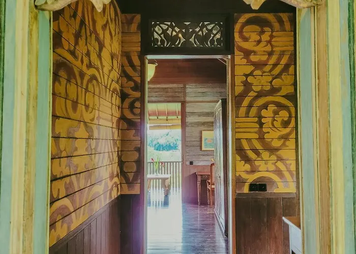Amaru Villa *